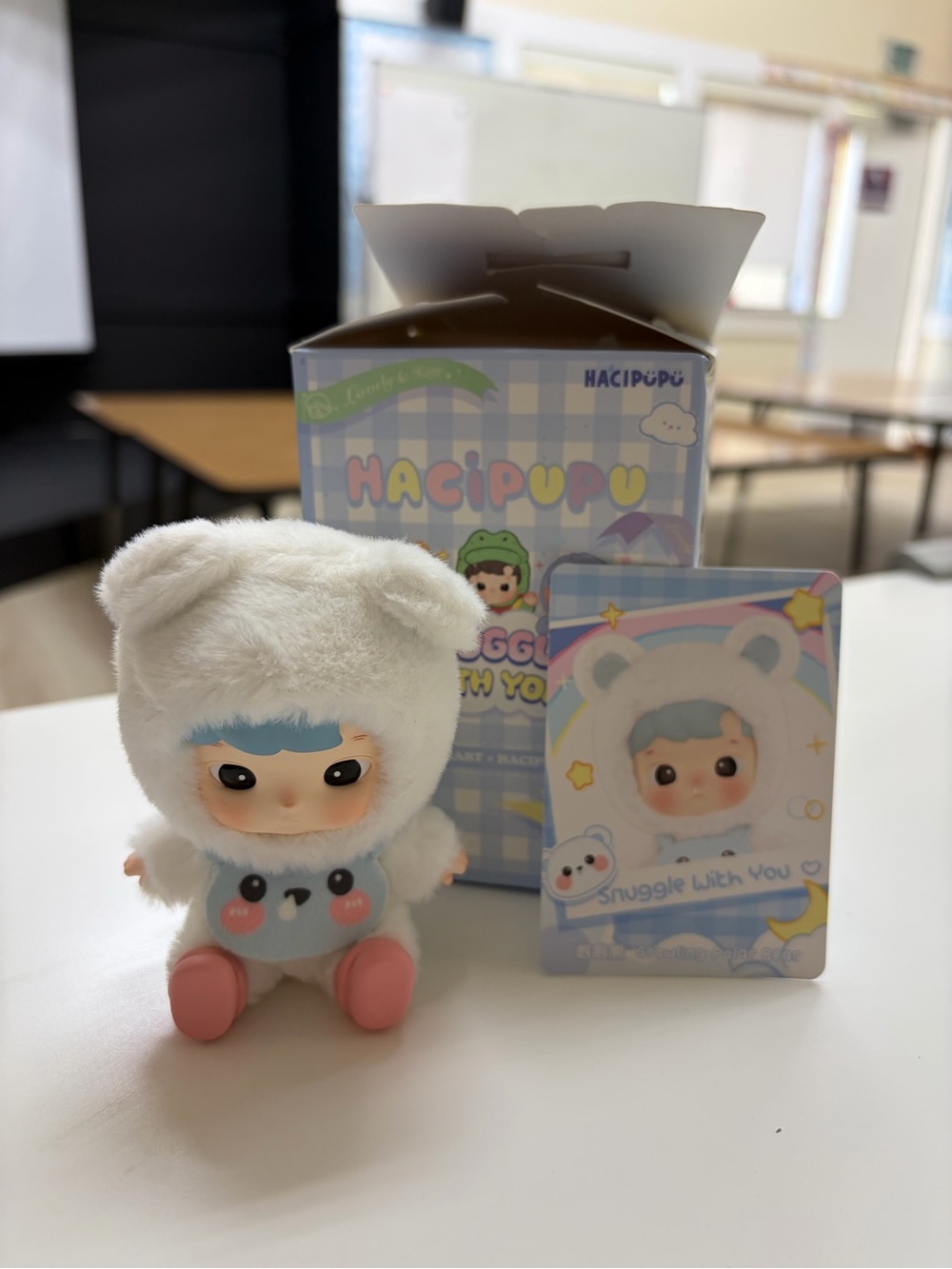 Pop Mart Hacipupu “Snuggle with You” Vinyl Figure - Growling Polar Bear